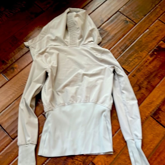 Ivivva size 7 gray polyester jacket - Picture 5 of 6